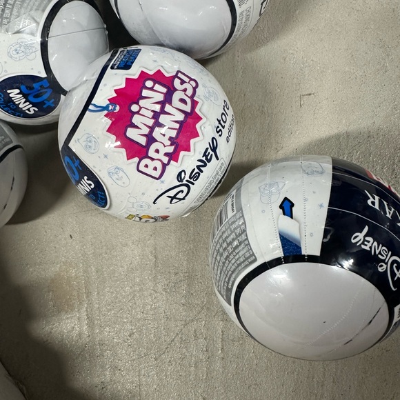 Mini brands - Picture 2 of 2